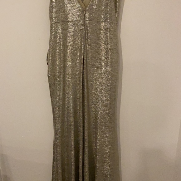 Evening gown by Jovani 67977. Color gold. Never worn - Picture 4 of 6